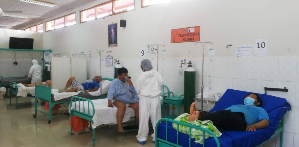 Pacientes en el área de UCI del hospital de Madre de Dios. (Foto: Manuel Calloquispe)