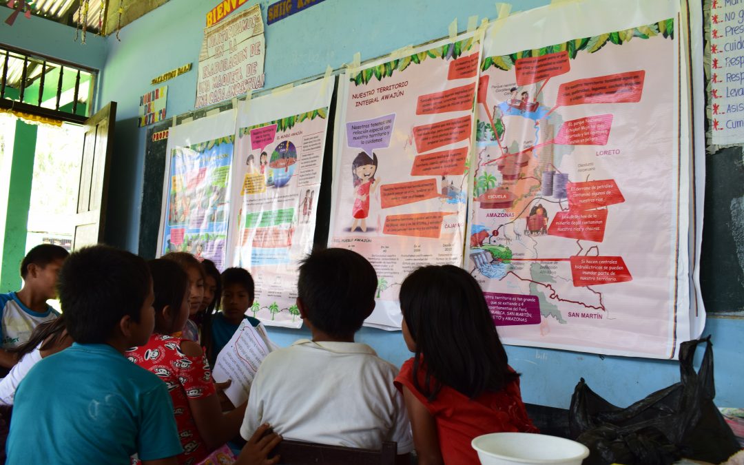 Niños awajún participan activamente en la elaboración de materiales educativos sobre los derechos colectivos de su pueblo
