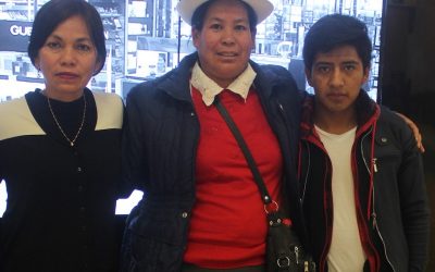 Víctimas de esterilizaciones forzadas, recibiendo con ellas la noticia de la anulación del indulto a Fujimori