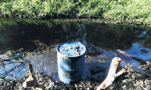 Distritos afectados por derrame de petróleo en estado de emergencia