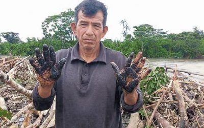 Denuncian derrame de petróleo en río Pastaza