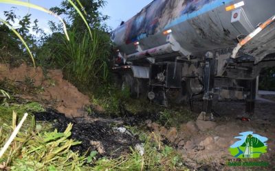 Contaminación petrolera por volcadura de cisterna preocupa a comunidades de Condorcanqui