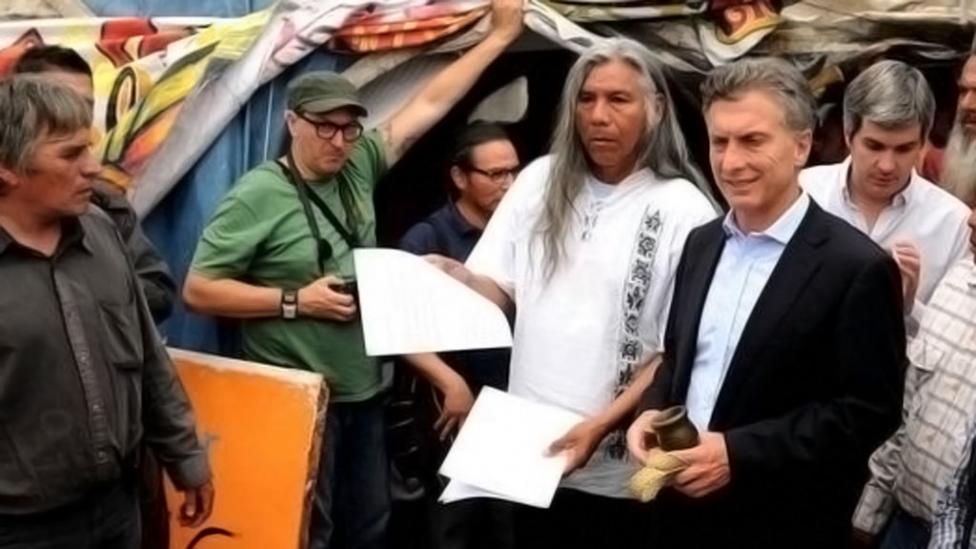 Argentina: Macri firmó un acta de compromiso para dialogar «con los pueblos indígenas sin intermediarios»