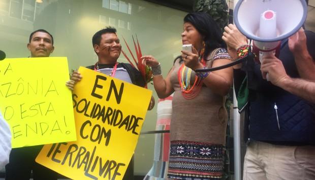 Indígenas brasileños denuncian en Nueva York «tragedia» del gobierno Bolsonaro
