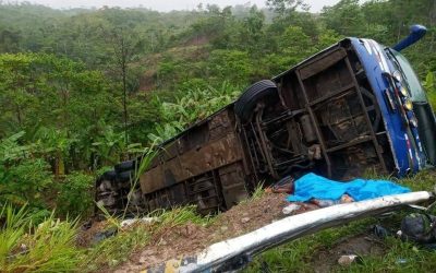 Ucayali: Accidente en la carretera Federico Basadre deja varios muertos y decenas de heridos