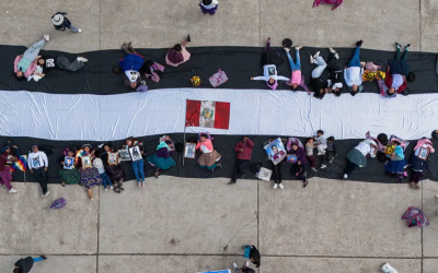 Informe anual de Amnistía Internacional advierte sobre graves retrocesos en la protección ambiental y los derechos de defensores indígenas en Perú
