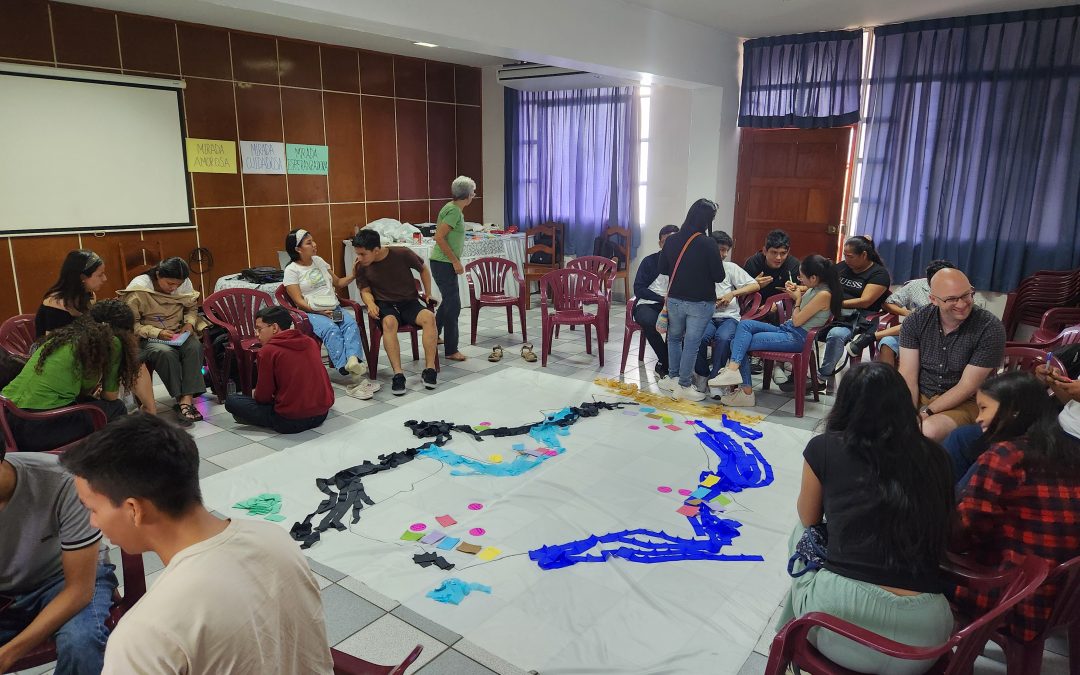 Jóvenes se reúnen en Iquitos para defender el agua como bien común en la Amazonía